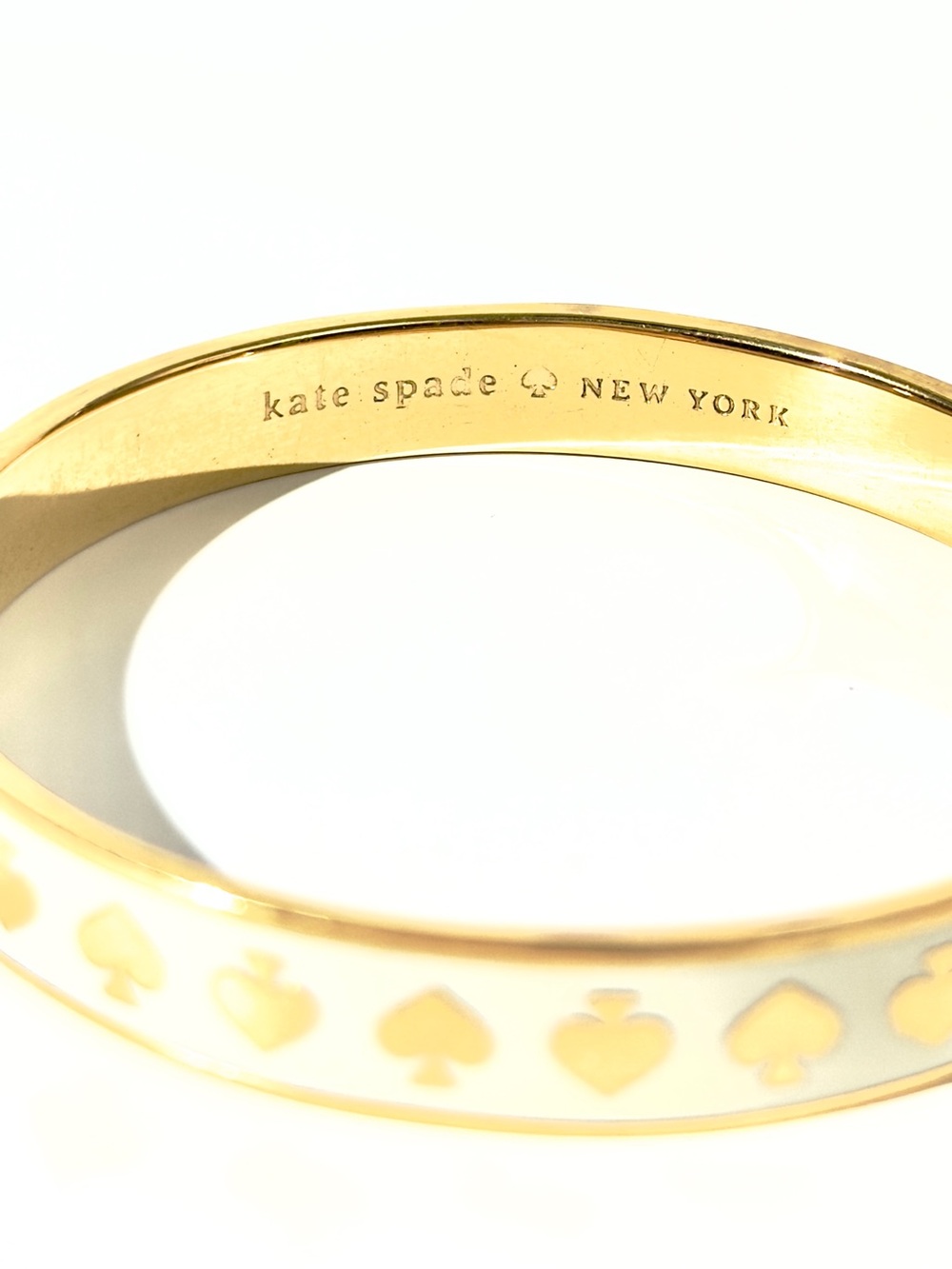 2 kate spade ♠️ gold-tone hot to trot spade bangle bracelets - white pink enamel - Picture 8 of 8
